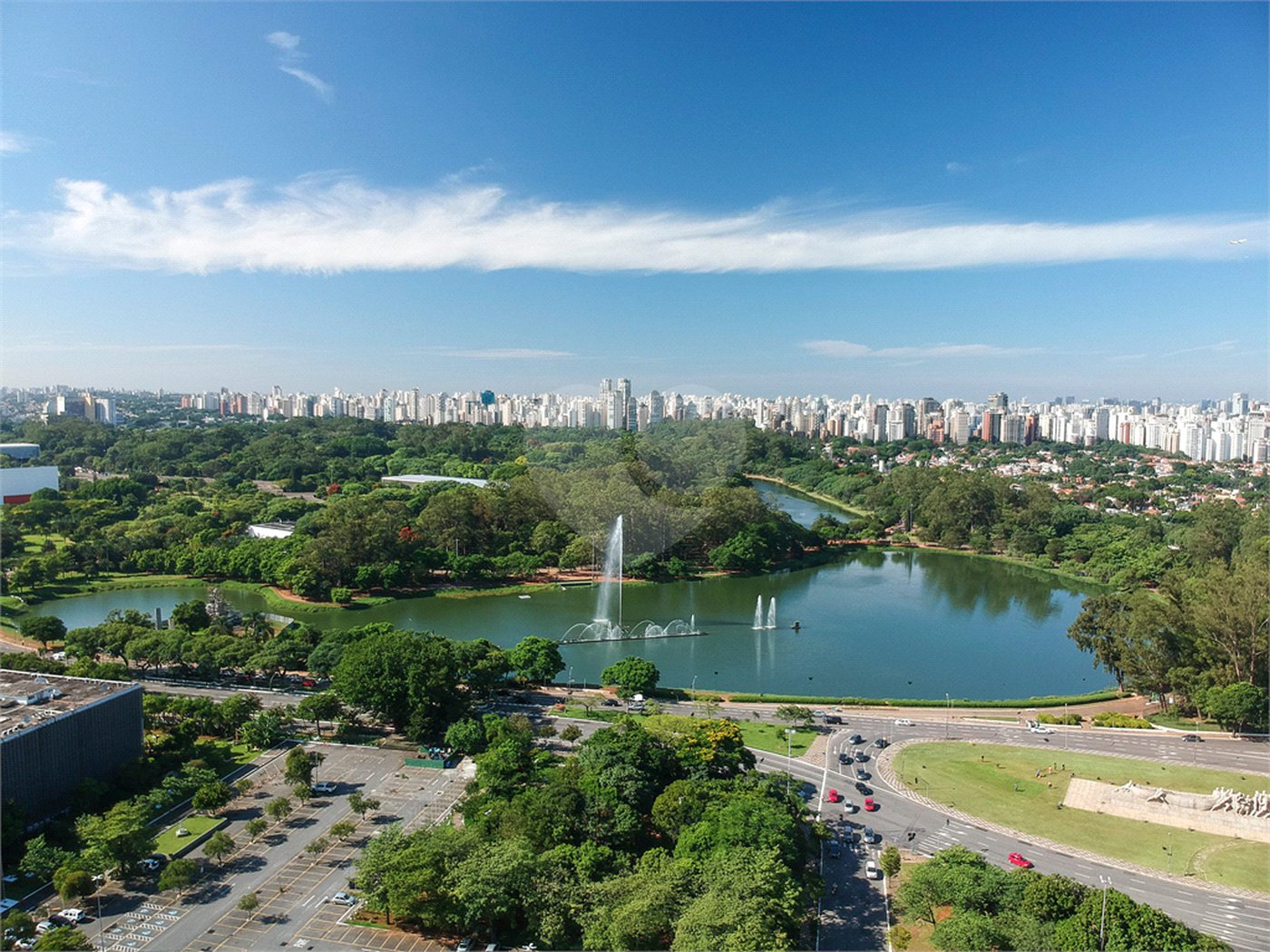 Apartamento à venda com 4 quartos, sendo 2 suítes,  em Indianópolis, São Paulo, SP