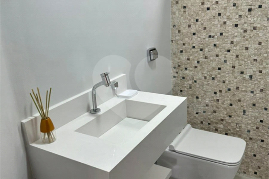 Casa à venda com 3 quartos, sendo 1 suíte, no condomínio Residencial Morada do Horto, São Paulo - SP