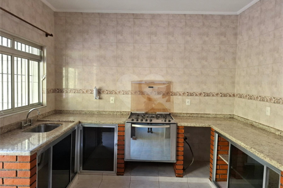 Sobrado à venda com 3 quartos no Brasilândia, São Paulo, SP