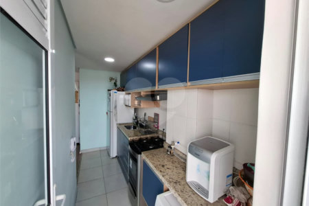 Apartamento à venda com 2 quartos em Vila Carmosina, São Paulo, SP