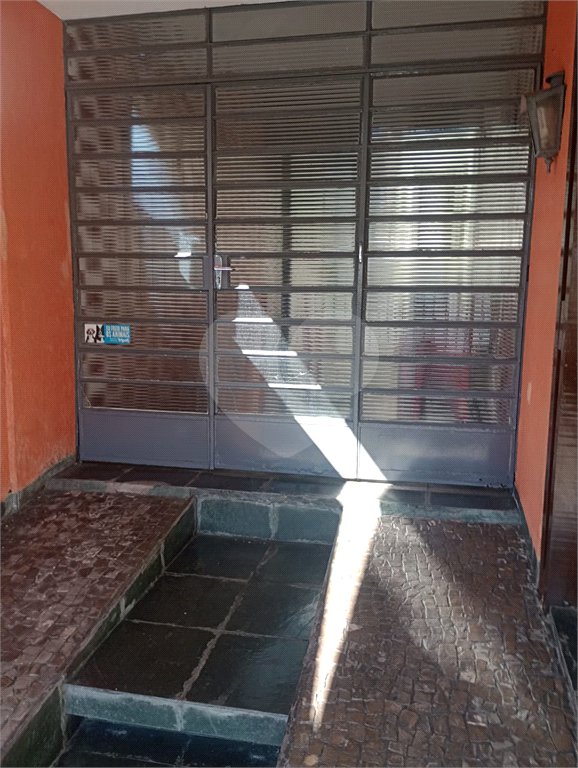 Casa à venda com 3 quartos, sendo 1 suíte,  no Centro, Mogi das Cruzes, SP