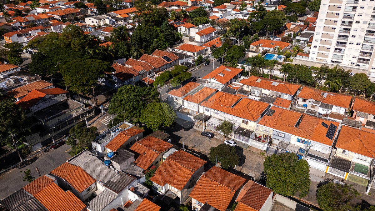 Casa à venda com 3 quartos, sendo 1 suíte, em Vila Cordeiro, São Paulo, SP