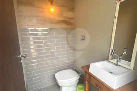 Casa à venda com 3 suítes no condomínio Braziliana, Valinhos - SP