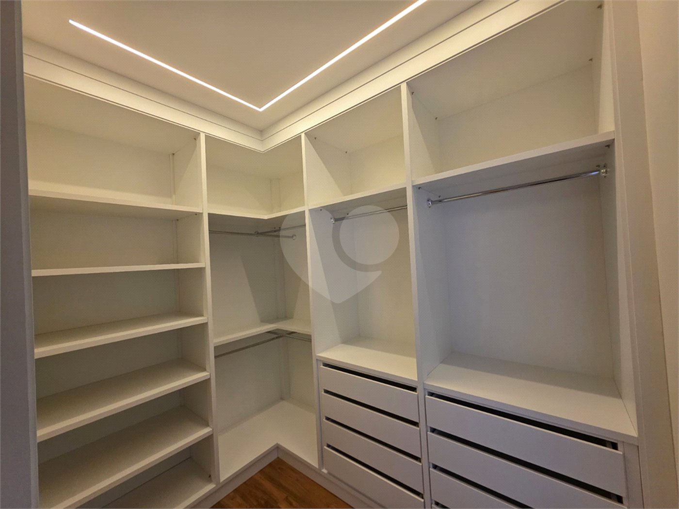 Casa Térrea 3 suítes e Closet no Residencial Villeneuve!