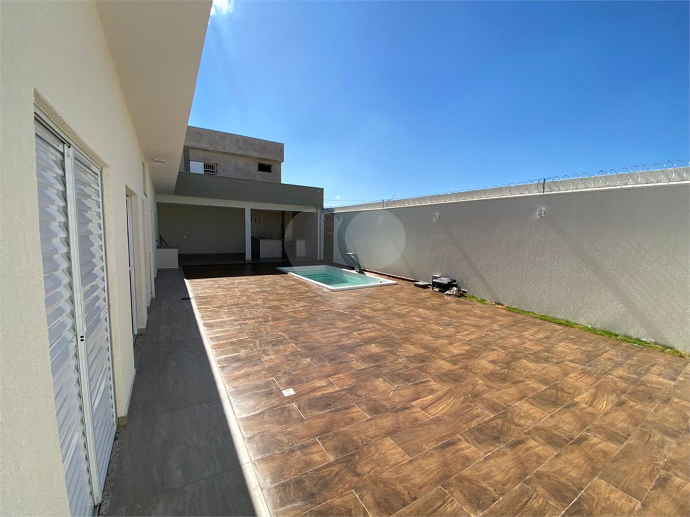 Casa térrea com piscina para venda no Residencial Arcoville