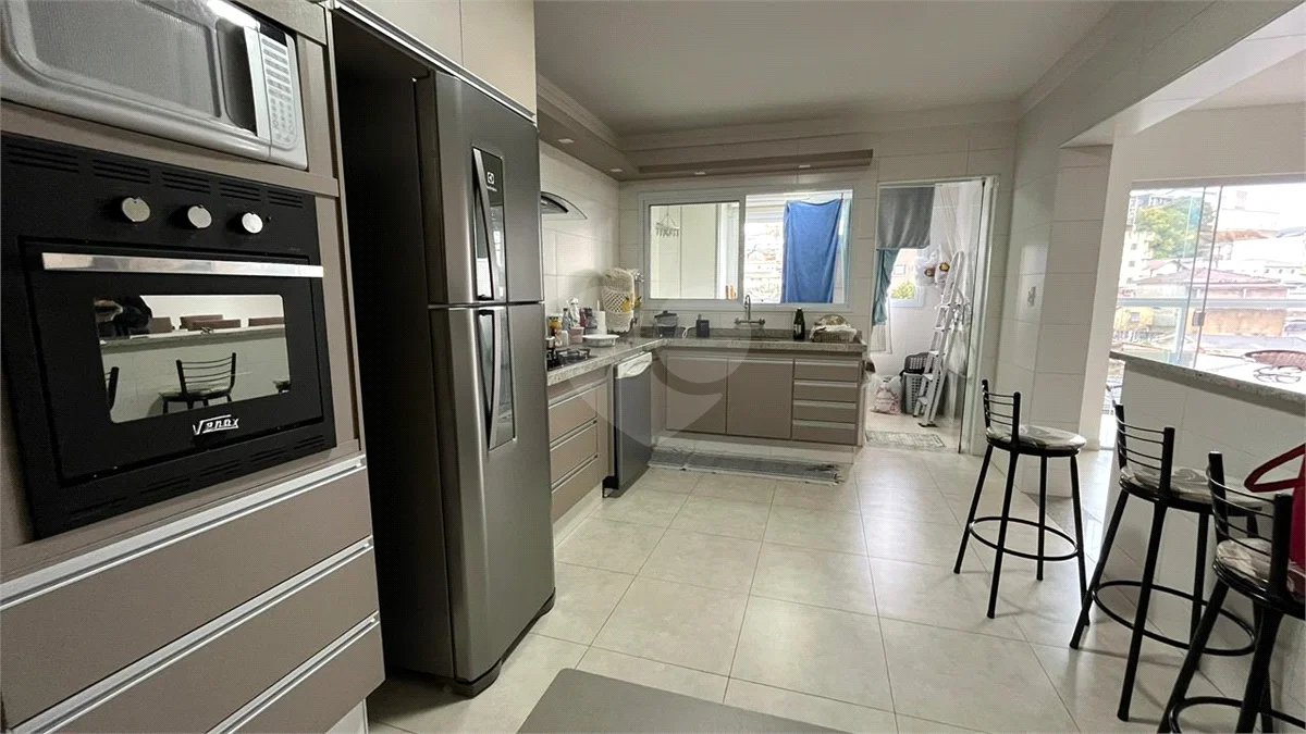 Apartamento à venda com 3 quartos, sendo 1 suíte, no Centro, Poços de Caldas - MG