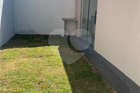 Casa à Venda no bairro Parque dos Flamboyants em São Carlos/SP
