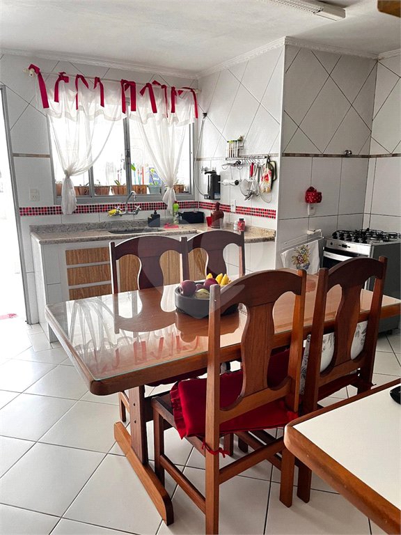 Sobrado à venda com 3 quartos em Parque Edu Chaves, São Paulo, SP
