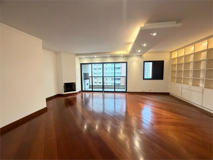Apartamento à venda com 3 suítes em Vila Suzana, São Paulo, SP