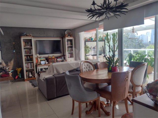 Apartamento à venda com 2 suítes em Campo Belo, São Paulo, SP