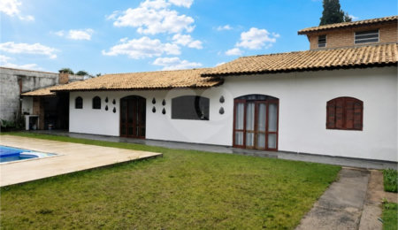 Chácara à venda com 3 suítes em Pavão (canguera), São Roque, SP
