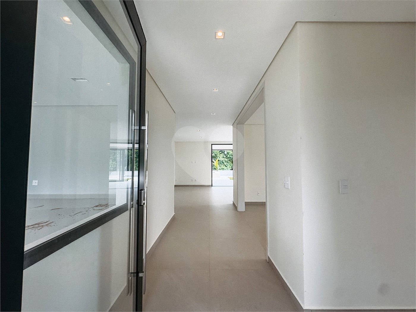 Casa à venda com 4 suítes no condomínio Villa dos Pinheiros, Indaiatuba - SP