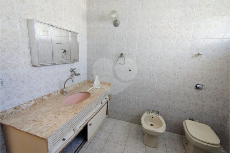 Casa à venda com 3 quartos, sendo 1 suíte, em Vila Vianelo, Jundiaí, SP