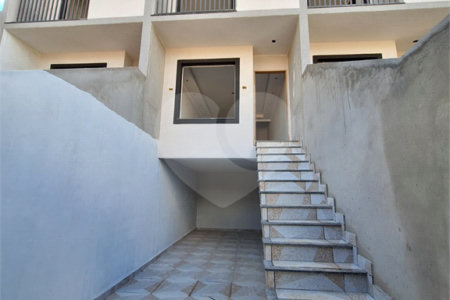 Sobrado à venda com 3 quartos, sendo 1 suíte, em Vila do Castelo, São Paulo, SP
