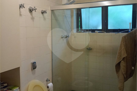 Casa à venda com 4 quartos, sendo 2 suítes,  em Morumbi, São Paulo, SP