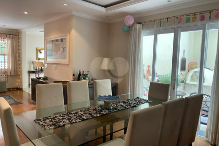 Casa à venda com 4 suítes no condomínio Conjunto Residencial São Benedito, São Paulo - SP