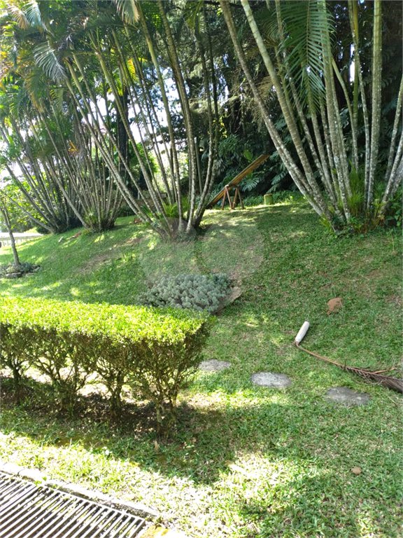Casa à venda com 5 quartos, sendo 3 suítes, em Serra da Cantareira, Mairiporã, SP
