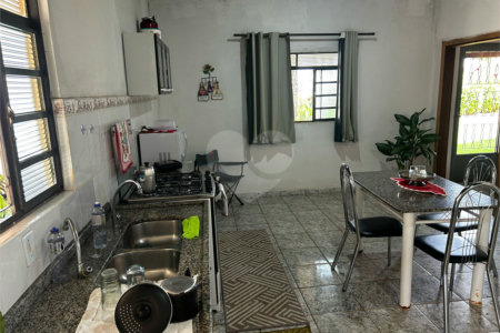 Casa à venda com 3 quartos, sendo 2 suítes, em Vila Mazzei, Itapetininga, SP