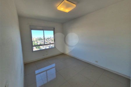 Apartamento à venda com 3 quartos, sendo 1 suíte,  em Jardim Olympia, São Paulo, SP