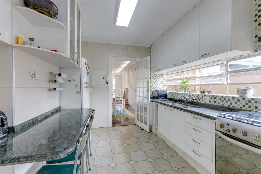 Sobrado à venda com 4 quartos, sendo 2 suítes, em Brooklin Velho, São Paulo, SP
