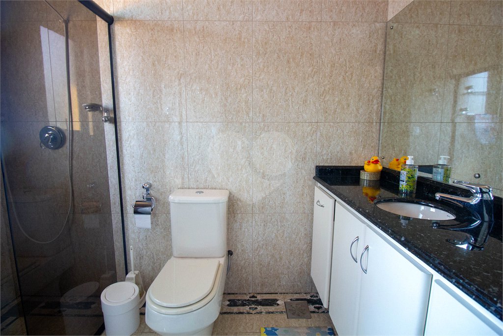 Sobrado à venda com 5 quartos, sendo 3 suítes, no Centro, São Roque, SP