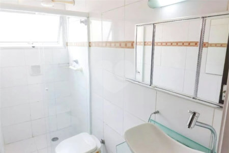 Sobrado à venda com 3 quartos, sendo 1 suíte, em Jardim Bonfiglioli, São Paulo, SP