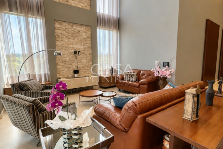 Casa nova no Saint Patrick com 926 m², 5 suítes, elevador e piscina aquecida, saúna em Sorocaba