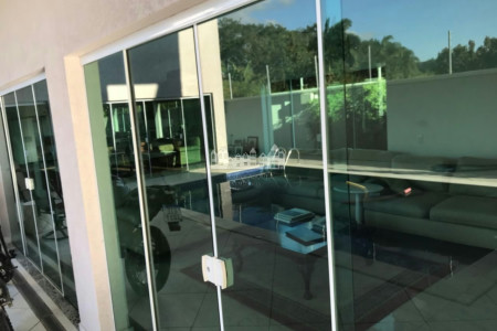 Casa à venda com 5 quartos, sendo 3 suítes, em Loteamento Jardim Morumbi, Atibaia, SP