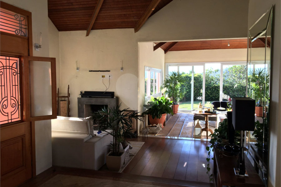Casa à venda com 3 suítes no condomínio Suíça da Cantareira, Mairiporã - SP
