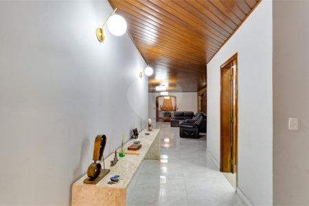 Casa Térrea à venda com 5 quartos, sendo 2 suítes, em Alto da Boa Vista, São Paulo, SP