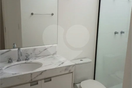 Casa à venda ou para alugar com 3 suítes no condomínio Quinta das Oliveiras, Valinhos - SP