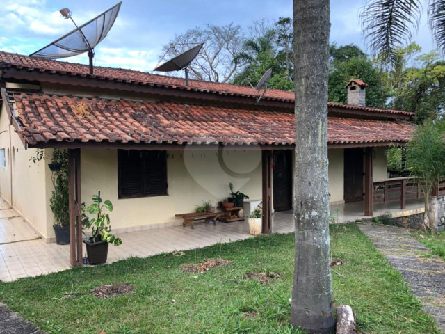 Casa Térrea à venda com 3 quartos, sendo 1 suíte,  em Olho D'água, Mairiporã, SP