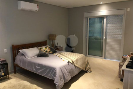 Casa à venda com 5 suítes no condomínio São Paulo, São Paulo - SP
