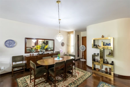 Casa à venda com 4 quartos, sendo 1 suíte, em Jardim Marajoara, São Paulo, SP