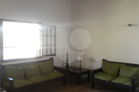 Casa à venda com 4 quartos, sendo 1 suíte, em Praia Rasa, Armação dos Búzios, RJ