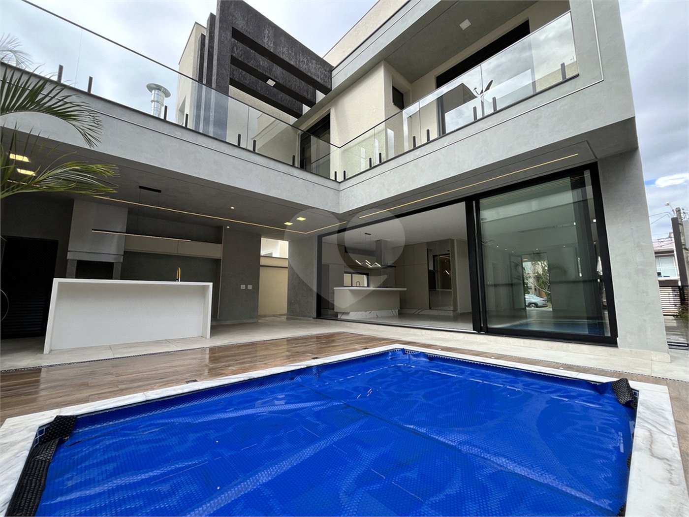 Casa à venda com 4 suítes no condomínio Mont Blanc, Sorocaba - SP