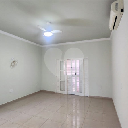Sobrado para alugar com 3 quartos, sendo 1 suíte, em Altos do Jaraguá, Araraquara, SP