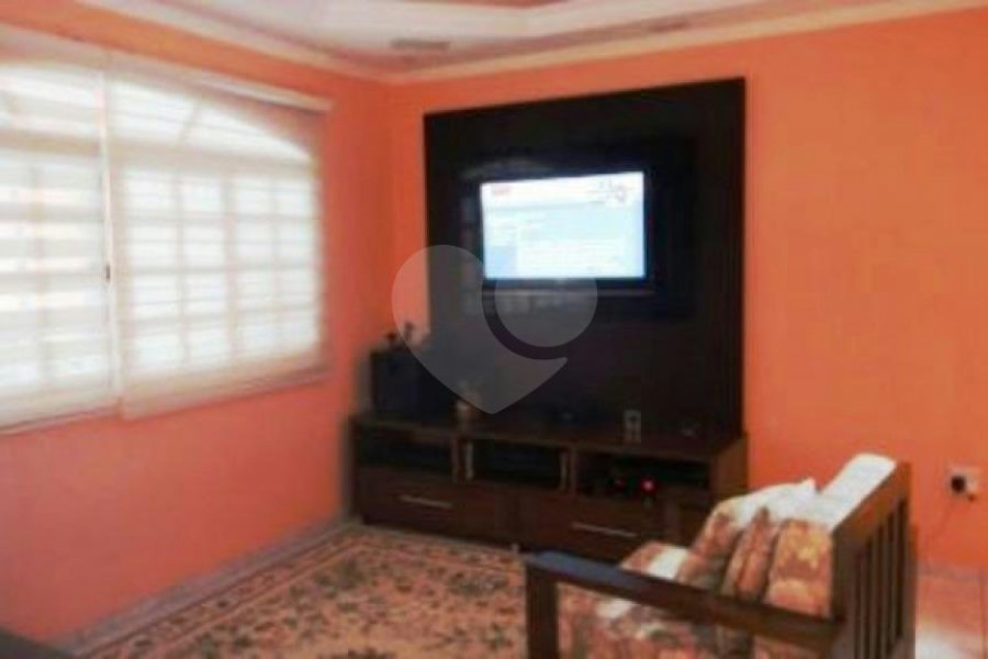 Sobrado à venda com 3 quartos, sendo 1 suíte, em Vila das Palmeiras, Guarulhos, SP