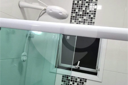 Casa à venda com 3 quartos, sendo 1 suíte, no condomínio Alvorada Parque Vitória, São Paulo - SP