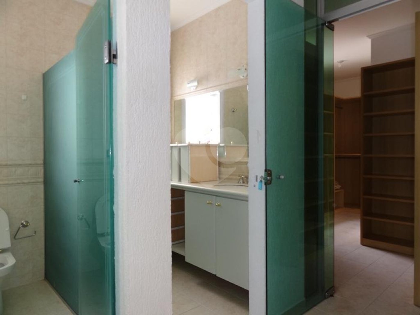Casa à venda com 4 suítes no condomínio Jardim Ibiratiba, São Paulo - SP