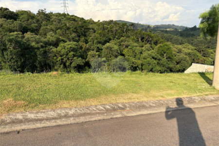 Terreno à venda com 1 suíte no condomínio Residencial Campo de Toscana, Vinhedo - SP