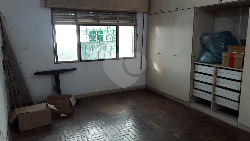 Sobrado à venda com 5 quartos, sendo 1 suíte, em Chácara Santo Antônio, São Paulo, SP