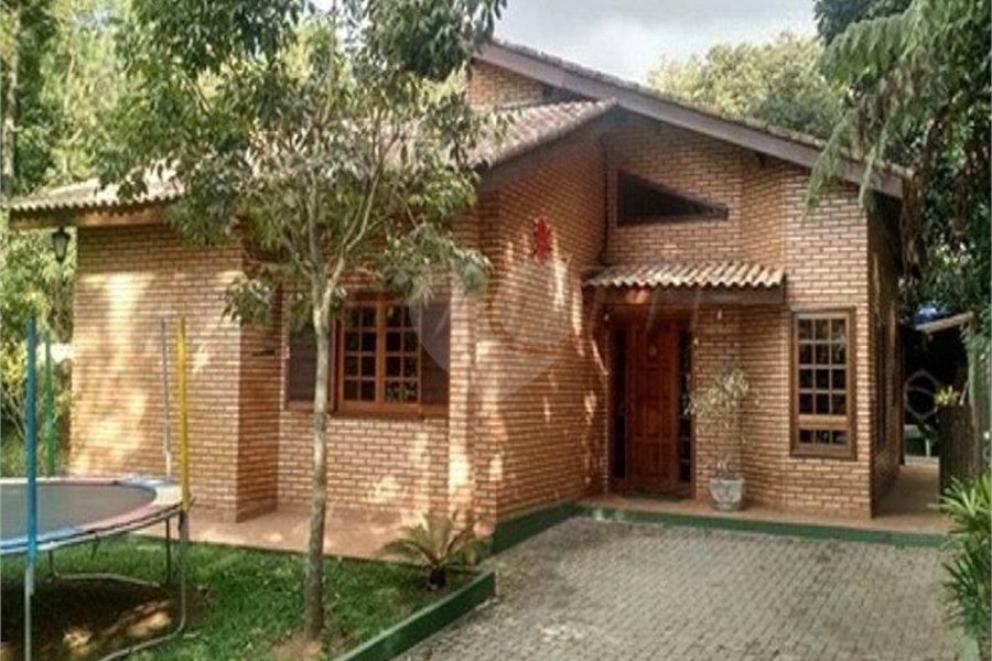 Casa à venda com 3 quartos, sendo 1 suíte, em Serra da Cantareira, Mairiporã, SP