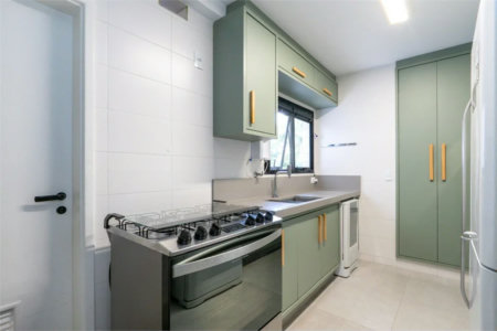 Apartamento à venda com 3 quartos, sendo 1 suíte, em Jardim Morumbi, São Paulo, SP