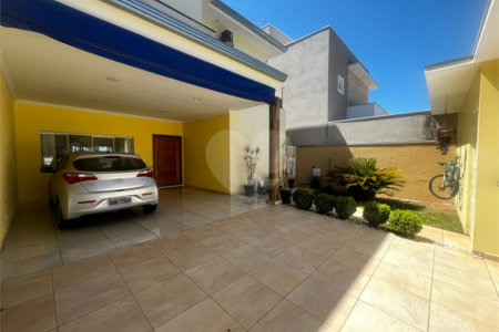 Casa à venda com 4 quartos, sendo 2 suítes, em Vila Nastri, Itapetininga, SP