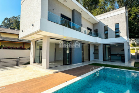 Casa à venda com 3 quartos, sendo 3 suítes, no Condomínio Quintas da Boa Vista, Atibaia - SP