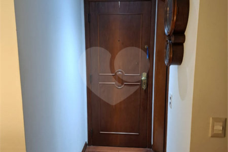 Apartamento à venda com 3 quartos, sendo 1 suíte, em Vila Mariana, São Paulo, SP