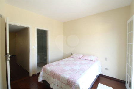 Sobrado à venda com 3 quartos, sendo 1 suíte,  em Jardim Prudência, São Paulo, SP