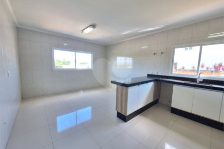 Casa à venda com 4 suítes no condomínio Terras de São Francisco, Vinhedo - SP