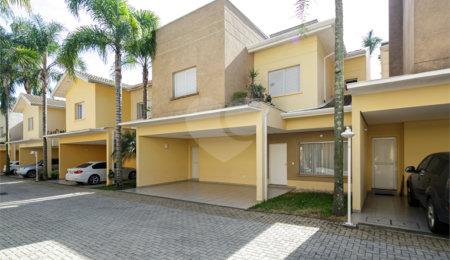 Casa à venda com 3 suítes no condomínio Villaggio Belvedere, São Paulo - SP